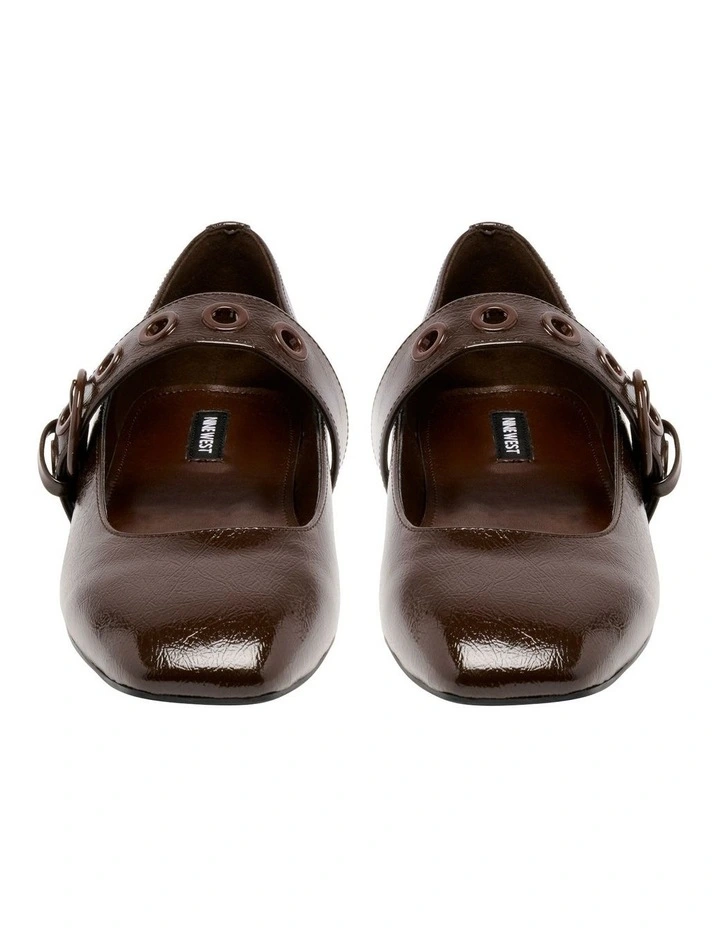 Kebba Flat in Brown image 3