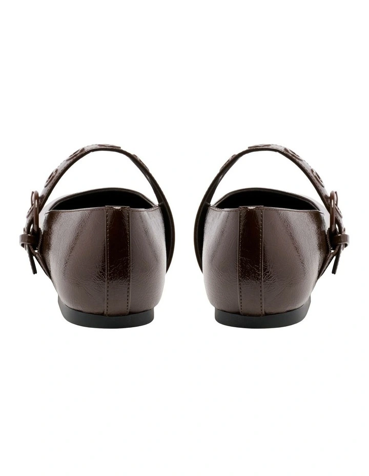 Kebba Flat in Brown image 4