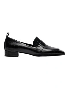 Vivie Loafer in Black