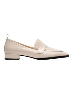 Vivie Loafer in Ivory