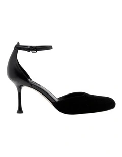 Popdat Pump in Black