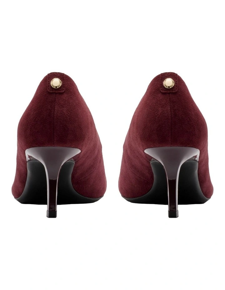 Kuna Pump in Maroon image 4