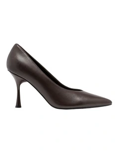 Skippa Pump in Dark Brown