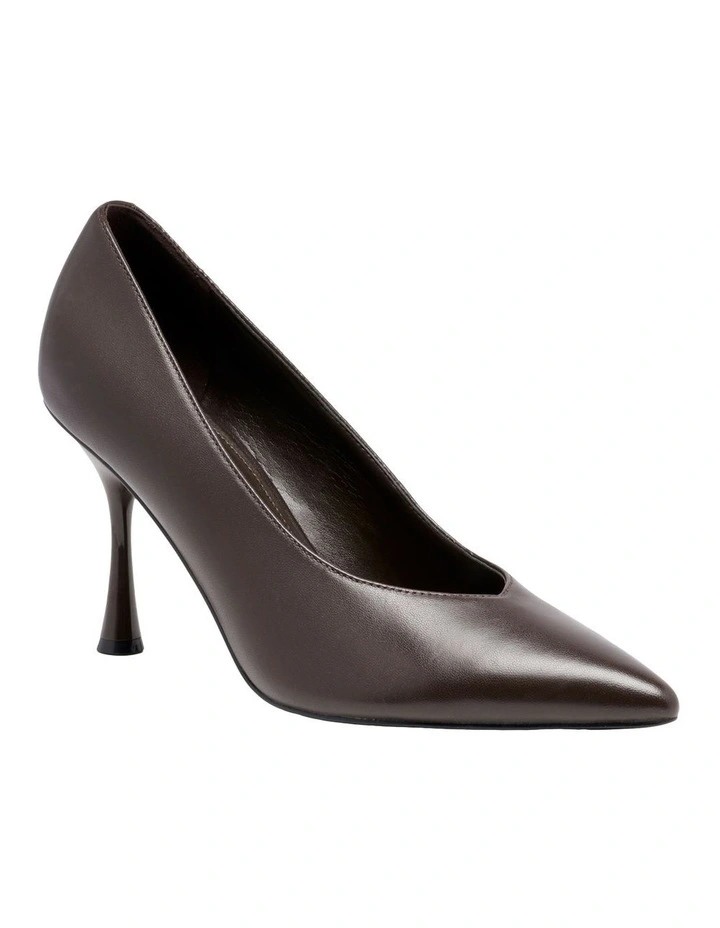 Skippa Pump in Dark Brown image 2