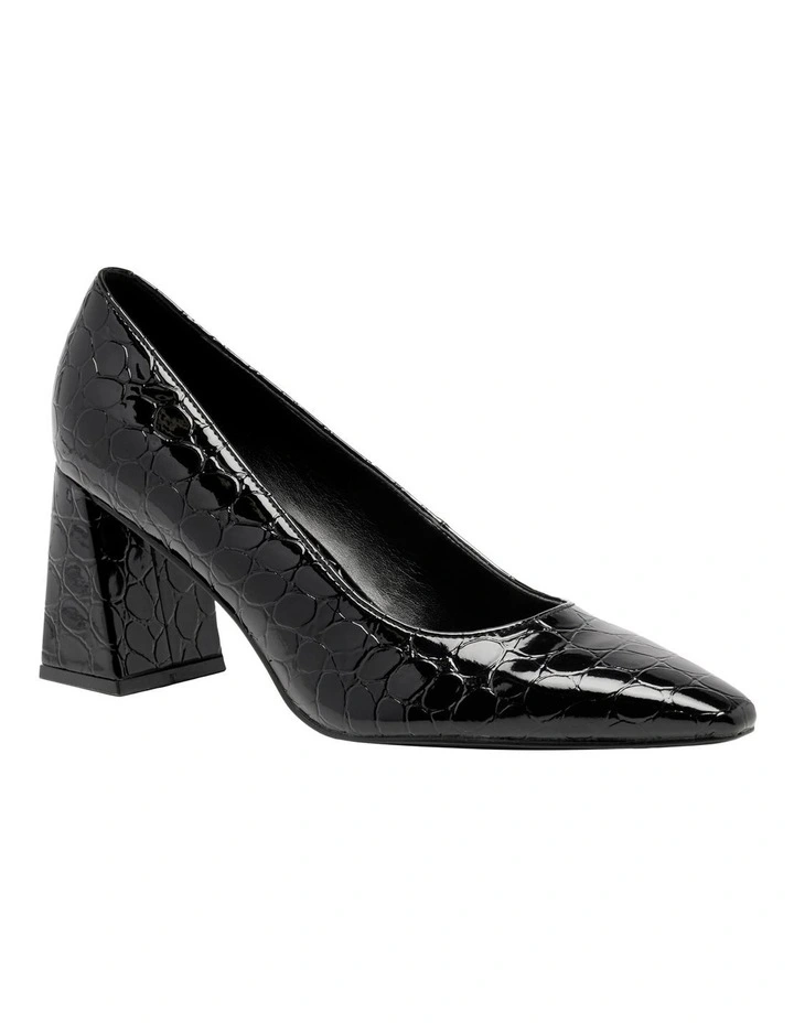 Monda Pump in Black image 2
