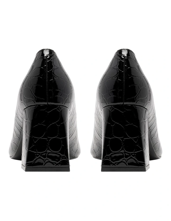 Monda Pump in Black image 4