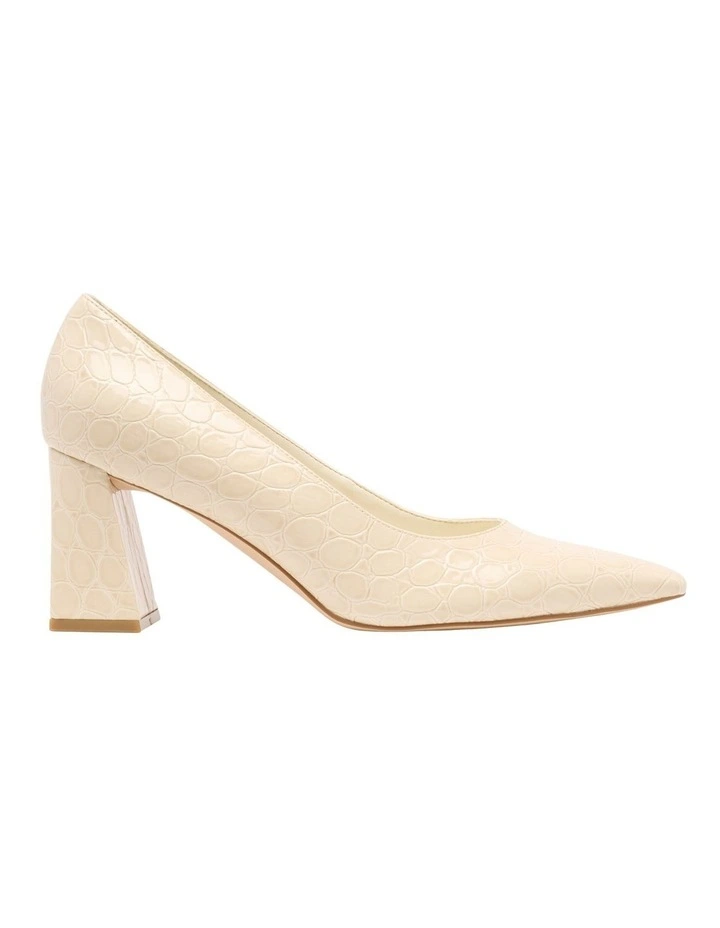 Monda Pump in White image 1