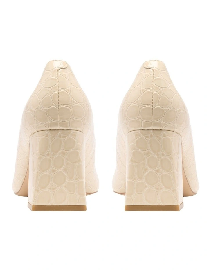 Monda Pump in White image 4