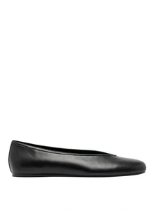 Zucia Ballet Flat in Black