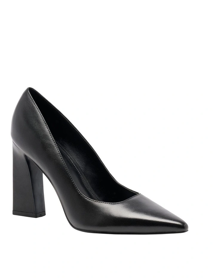Tamant Pump in Black image 2