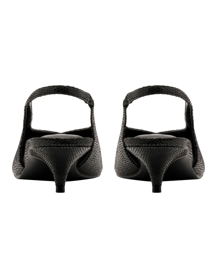 Calamea Pump in Black image 4