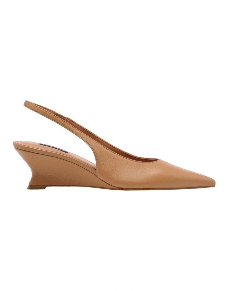 Teron Pump in Tan image 1