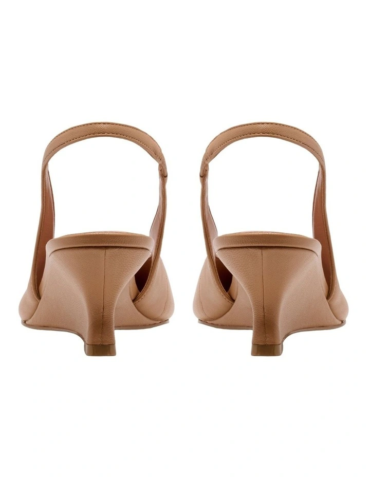 Teron Pump in Tan image 4