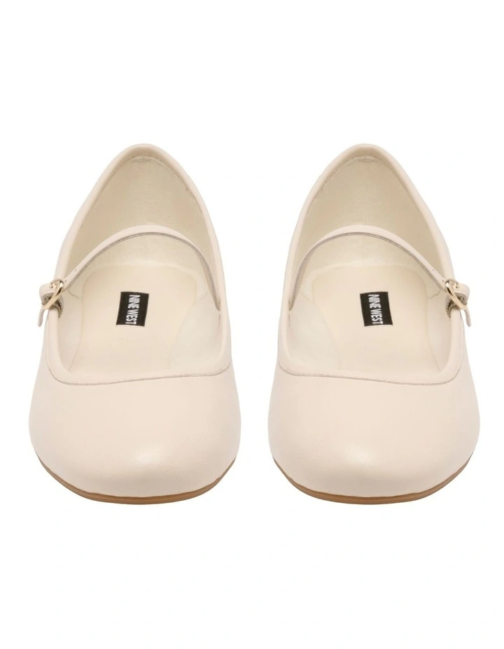 Classik Ballet Flat in Cream image 3