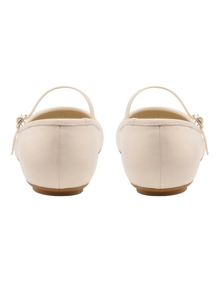 Classik Ballet Flat in Cream image 4