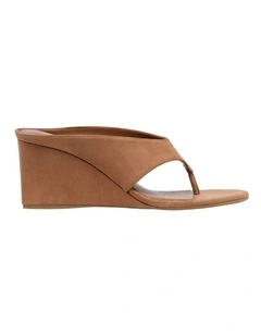 Jadde Wedge Sandal in Caramel