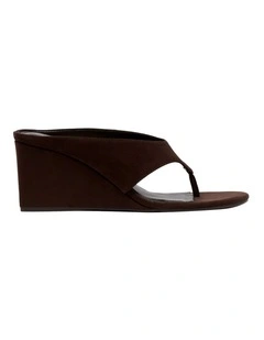 Jadde Wedge Sandal in Brown