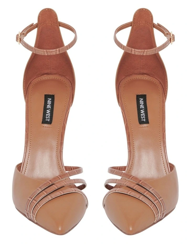 Taunt Natural Pumps image 3