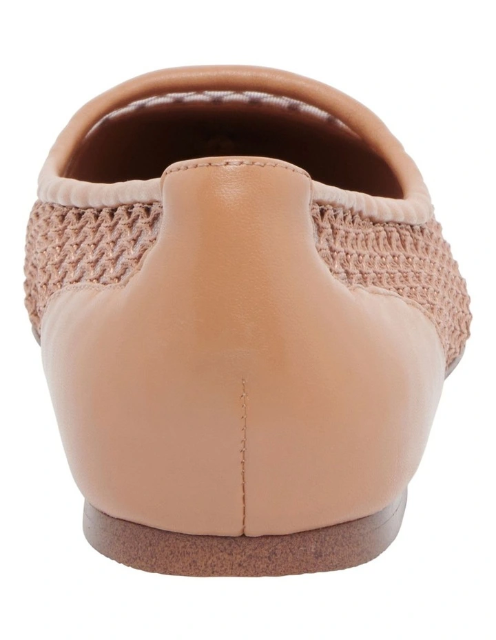 Brex Flats In Caramel image 4