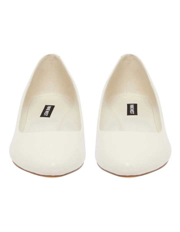 Speakup Flats In Ivory image 3