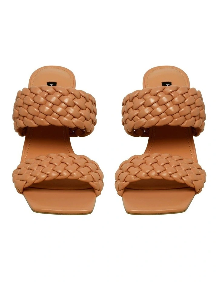 Hasnot Sandal in Tan image 3