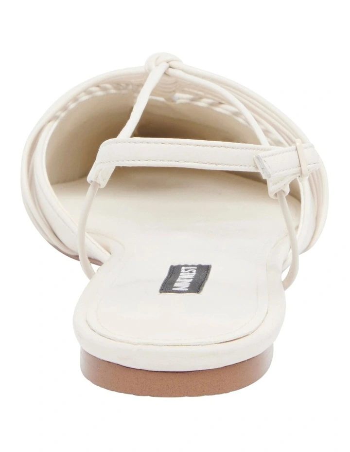 Aida Flat in Cream image 4