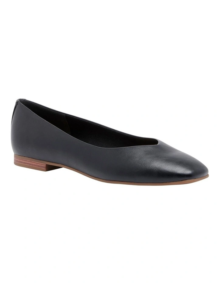 Rinnu Ballet Flats in Black image 2