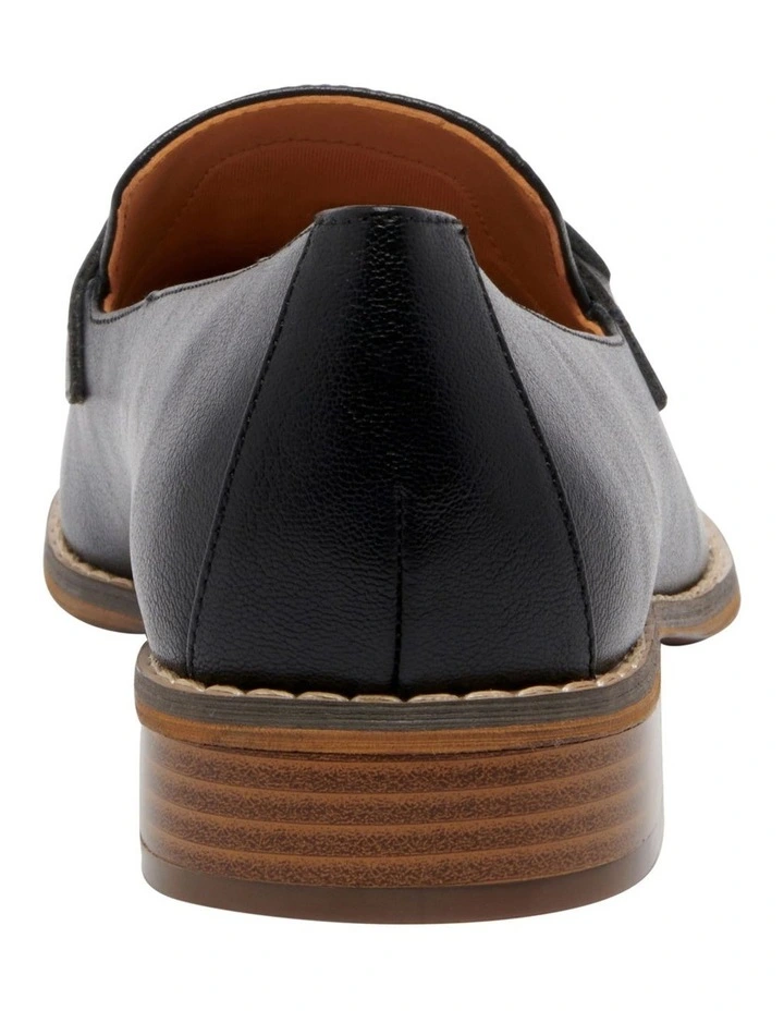 Hansil Loafer in Black image 4