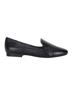Castle Flat Shoes in Black Glove