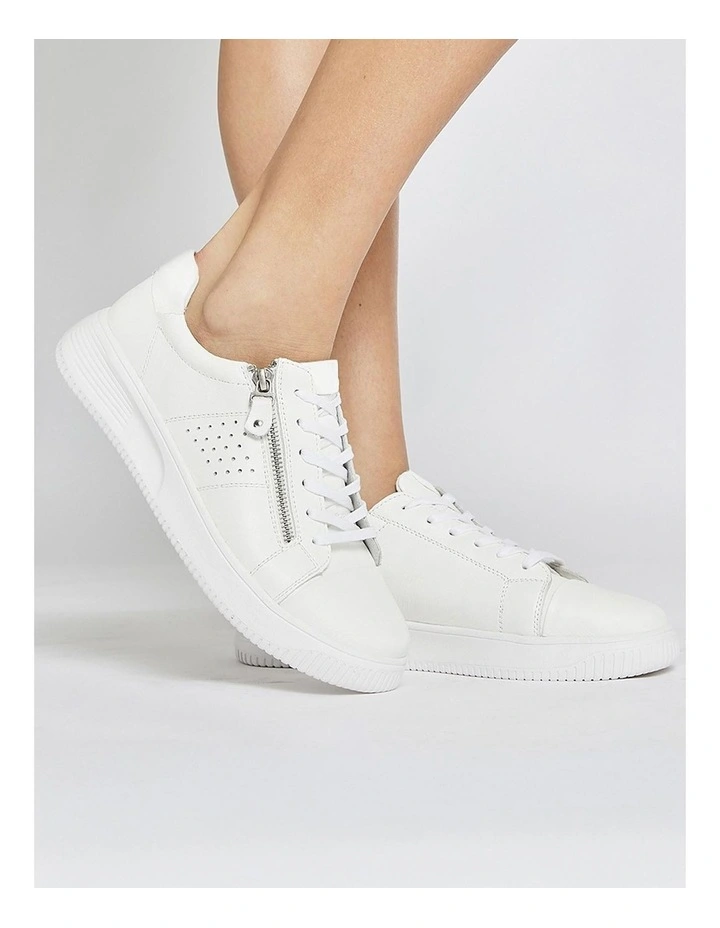 Novella Sneakers in White Leather image 2