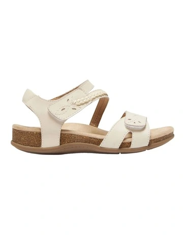 Fandango Leather Sandals in Beige
