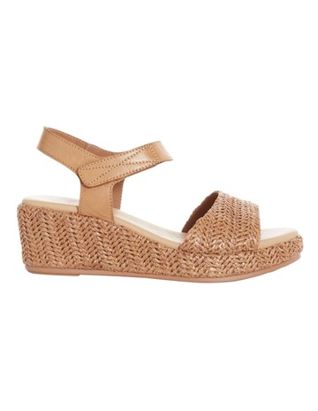 Tan Raffia colour