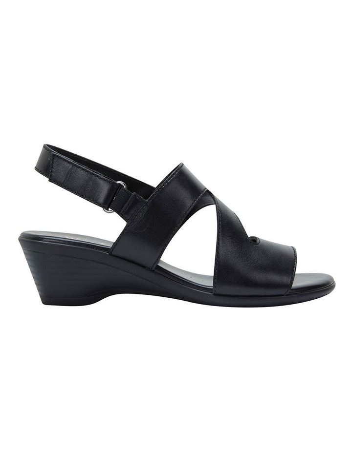 new balance thong flip flops