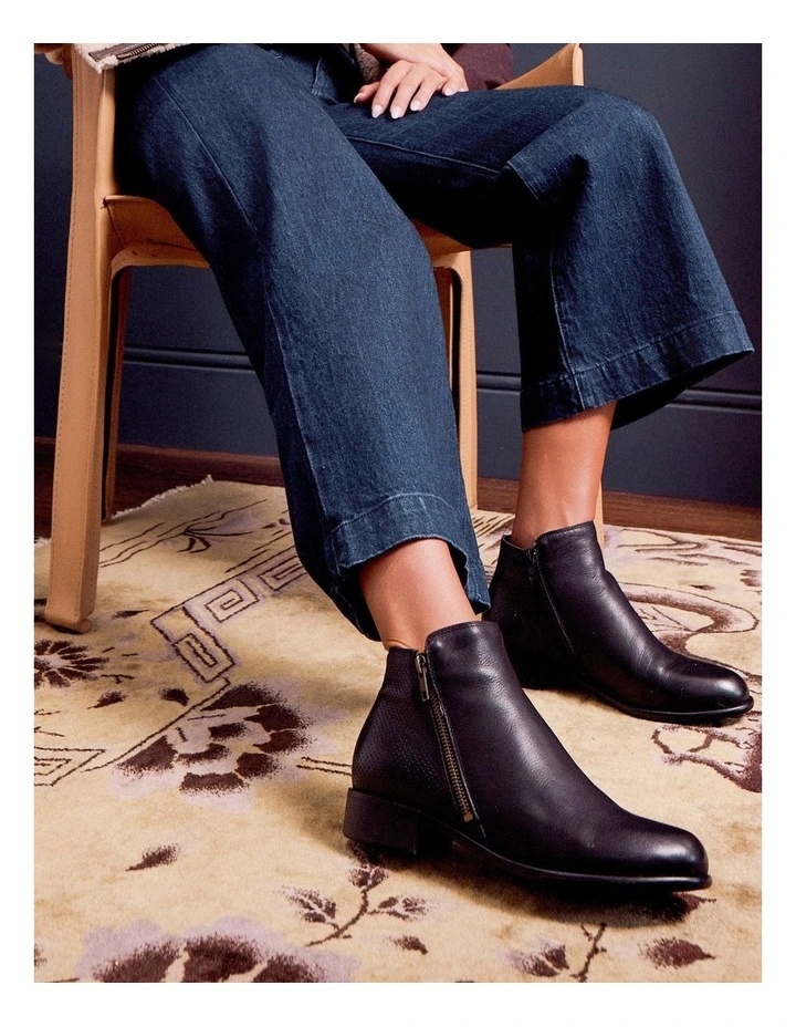 Lorenzo Boots in Black Leather image 6