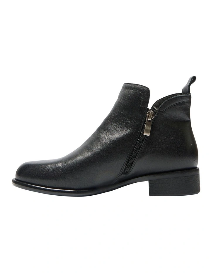 Lance Boots in Black Leather image 4