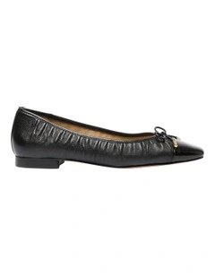 Fame Ballet Flats in Black Patent / Leather