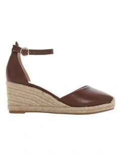 Peru Wedges in Chocolate Leather