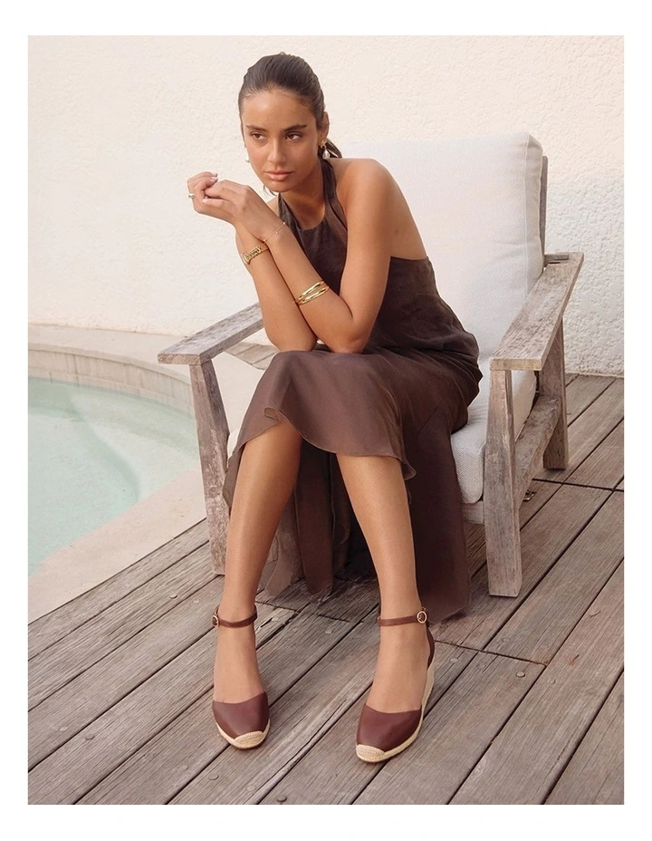 Peru Wedges in Chocolate Leather image 2