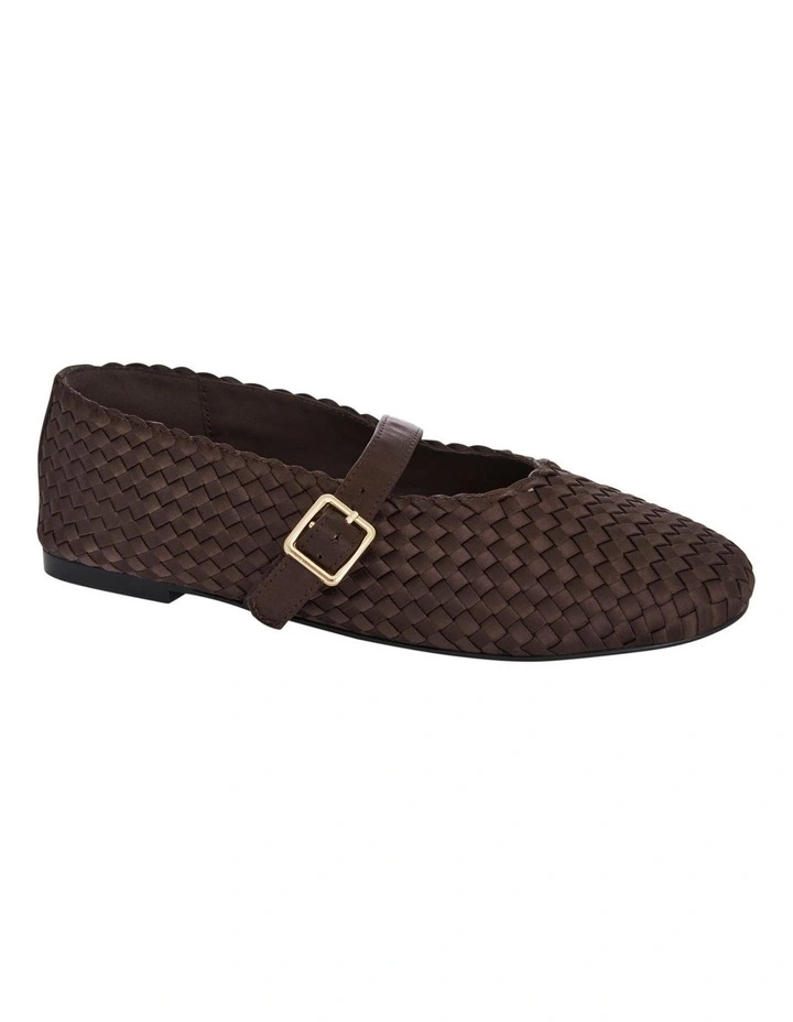 Ezra Flat Shoes in Chocolate Weave image 3