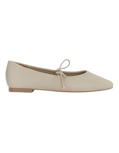 Petina Flat Shoes in Ivory Leather