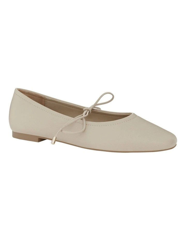 Petina Flat Shoes in Ivory Leather image 2