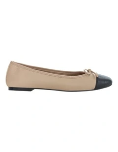 Femme Ballet Flats in Black Leather/Nude