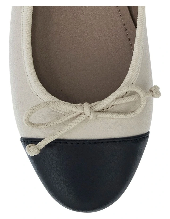 Femme Ballet Flats in Navy Leather/Ivory image 4