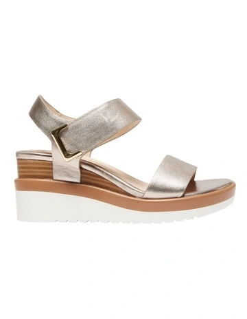 Iris Sandals in Gold Leather