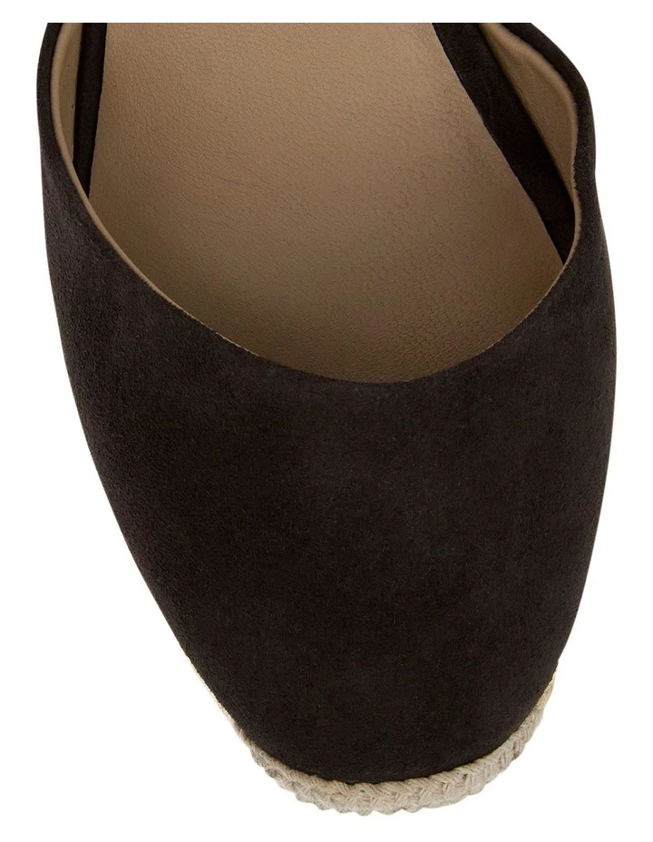 Peru Shoes in Chocolate Suede image 4