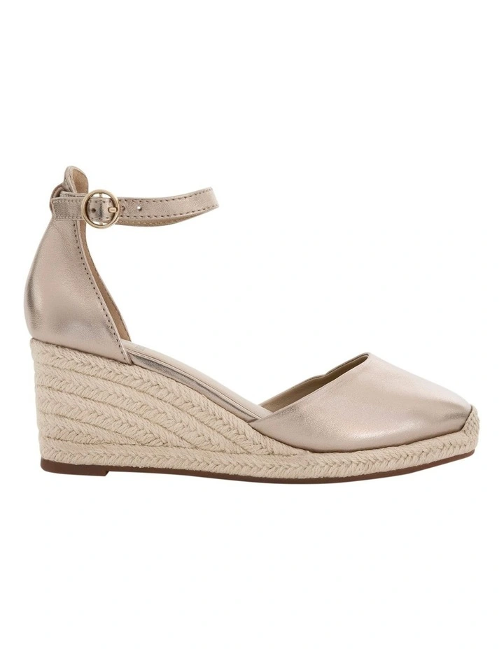 Peru Shoes in Gold Metallic image 1