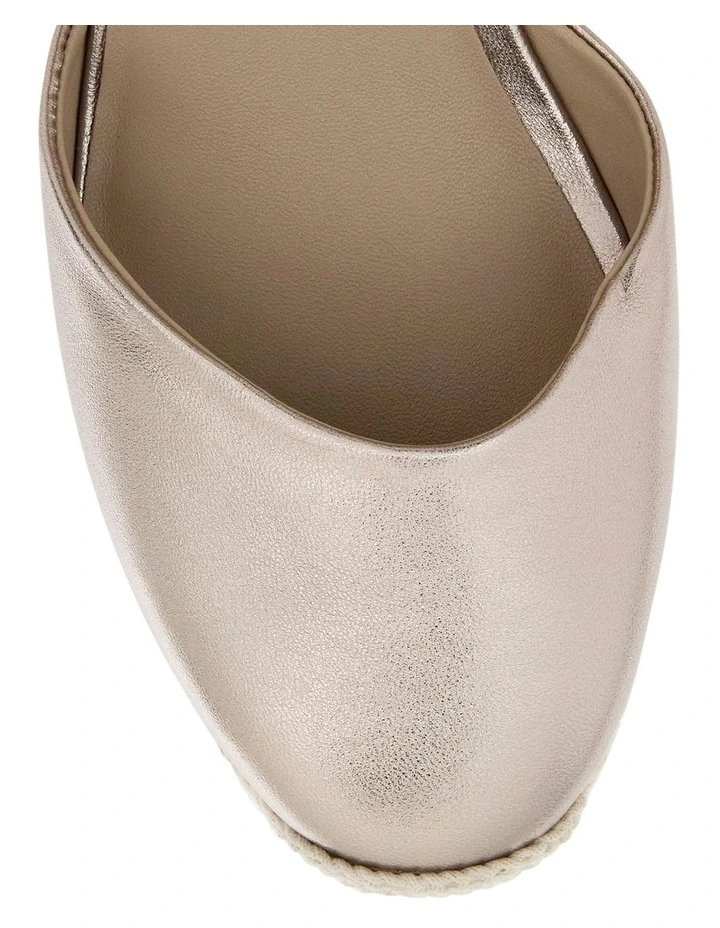 Peru Shoes in Gold Metallic image 4