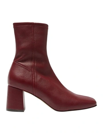 Lantana Boots in Wine Stretch Leather