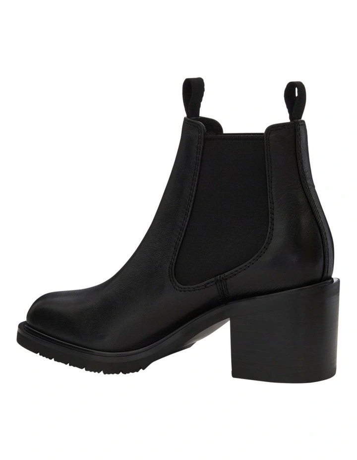 Grasp Boots in Black Leather image 3