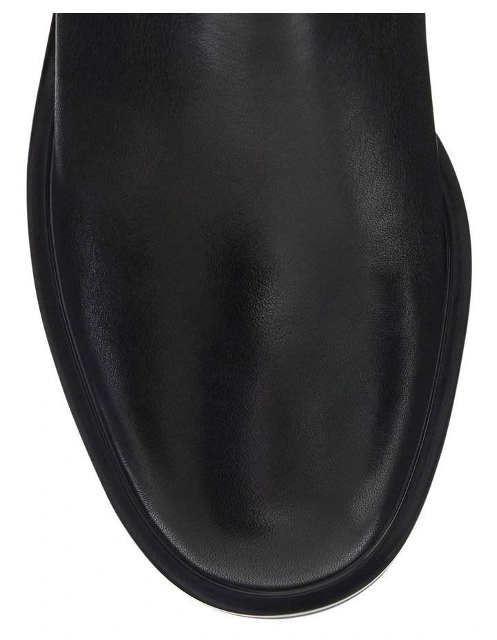 Grasp Boots in Black Leather image 4